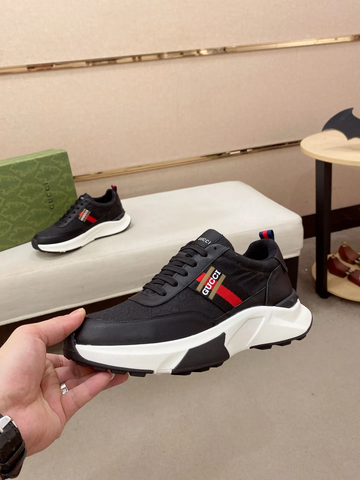 Men's men's shoes💰 462💰🇮🇹🇮🇹GUCCI🔍🔍new models are on sale at the same time at the counter. The uppers🇮🇹 are made of top-grain cowhide imported from Italy. Fully imported genuine leather lining 💪💪, completely 1⃣️ to 1⃣️ replica 🇮🇹💪💪, ⚠ sole: original sole provided by the original factory, exclusive movable molded sole super comfortable, ⚠ original factory follow-up, 🔍🔍 high quality, you can go in and out of the counter at will, welcome to compare⚠. Code number:38-44